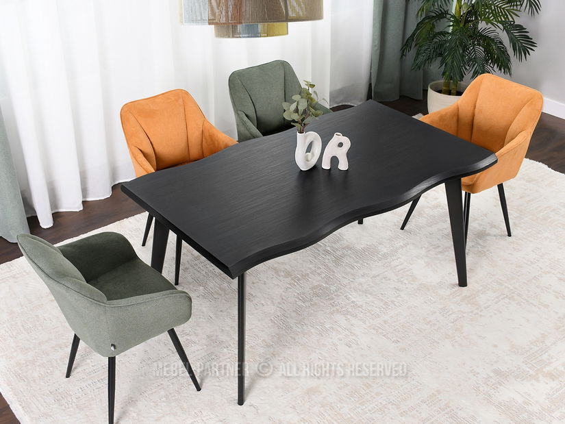 Blagovaonski stol Maui (crna)