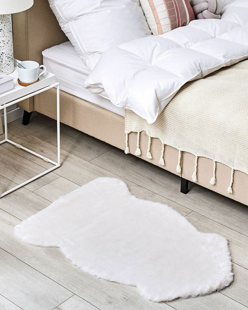 Koberec z umelej kožušiny Ultan (béžová) 