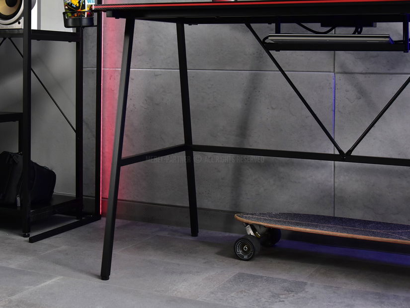 PC stolík Stigma (čierna)