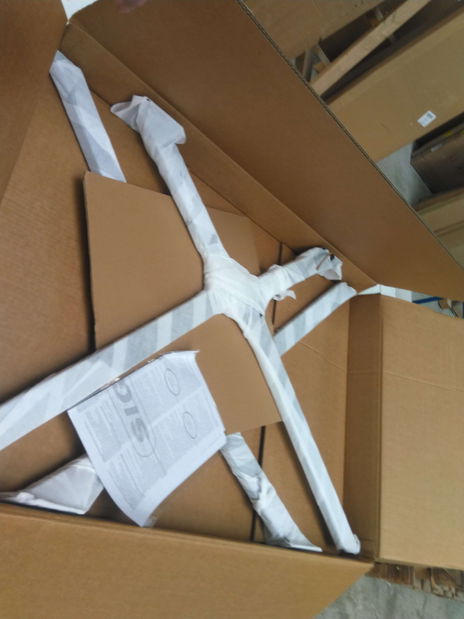 Étkezőasztal Amee (tölgy + fekete) (4 fő részére) *bazár