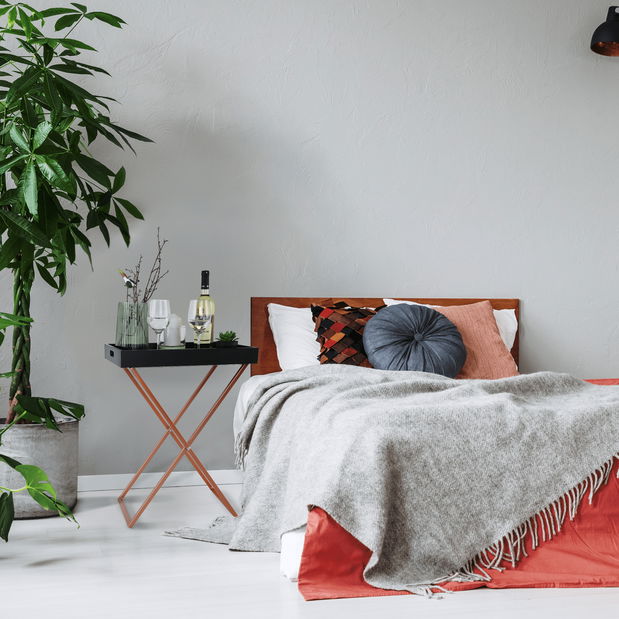 Servírovací stolík Massimo (čierna + medená)