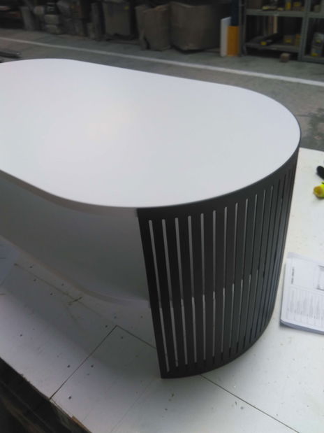 Masă de cafea Zinzit I (acrilic negru + alb) *resigilat