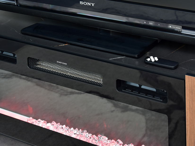 TV stolík/skrinka Protegidas P17 (čierna) (s krbom)