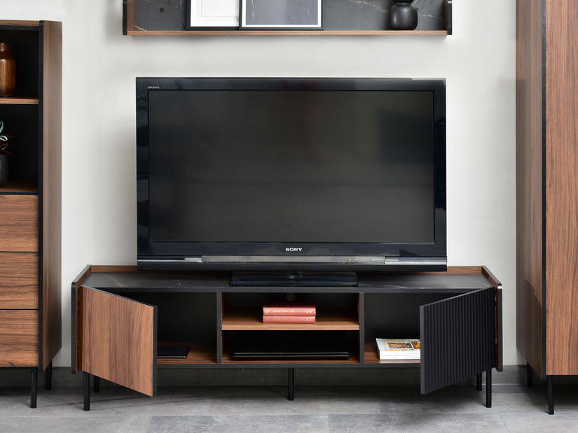 Komoda Protegidas P07 (čierna)