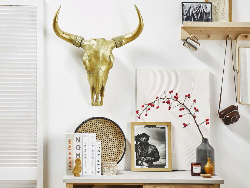 Statuetuă decorativă craniu de taur KAOVO (auriu)