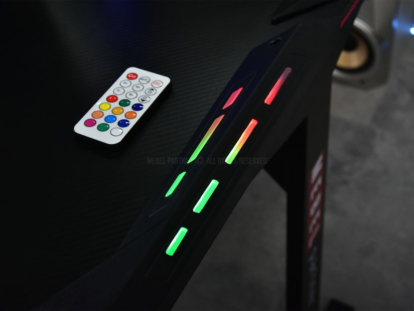 PC stolek Matts Led (černá)