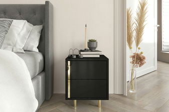 Noční stolek Naturlig Carra (vysoký lesk černý)