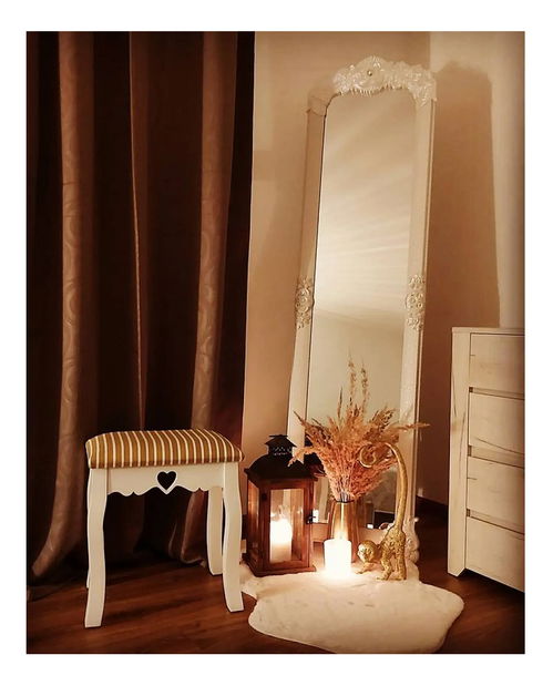 Taburetka Welbourn (bílá)