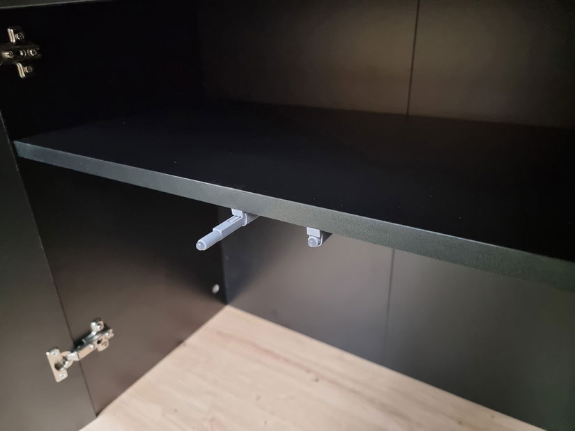 Jídelní stůl Schultz (dub artisan + černá) (pro 4-8 osob)