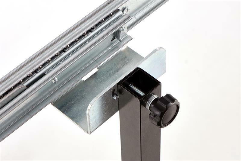 Jídelní stůl Inarus (dub přírodní + černá) (pro 4 až 8 osob)