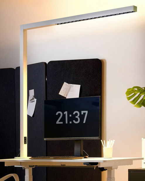 Stolní lampa Octza (stříbrná)