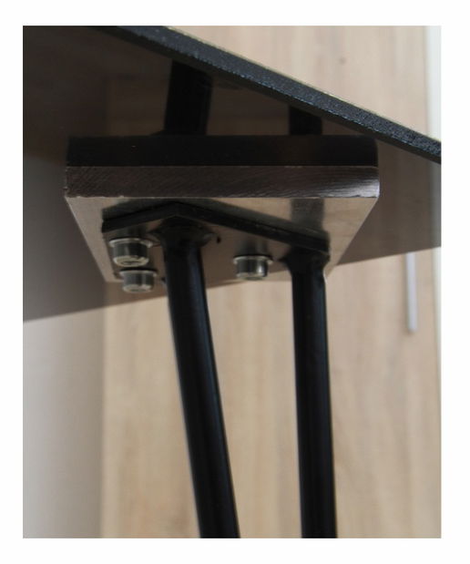 Jídelní stůl Odette (pro 4 osoby)