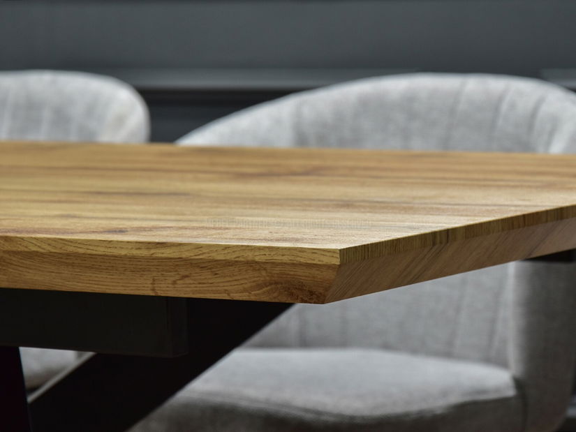 Jídelní stůl Timmy (dub + černá)