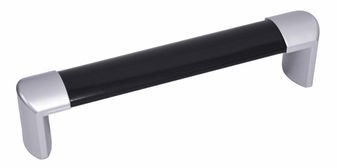Úchyt na kuchyňskou skříňku Mertas (matný chrom + černý lesk)