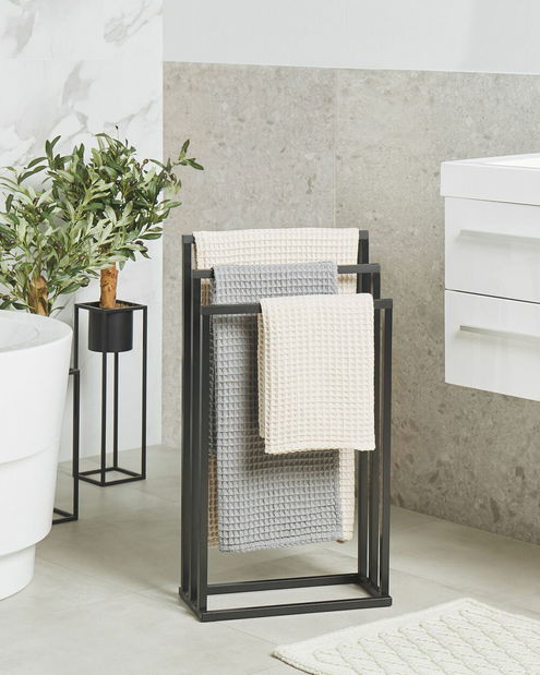 Stojan na ručníky Churu (černá + tmavé dřevo)