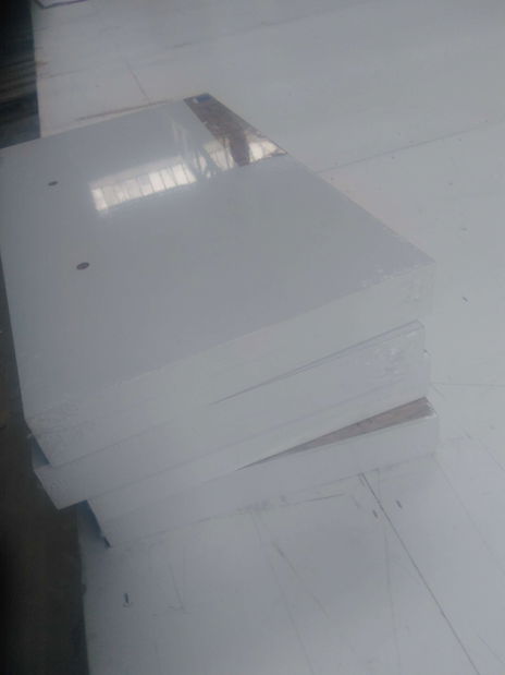 Nástěnná police Paraiso (bílá matná) *bazar