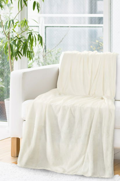 Deka 150x200cm Inga (krémová)