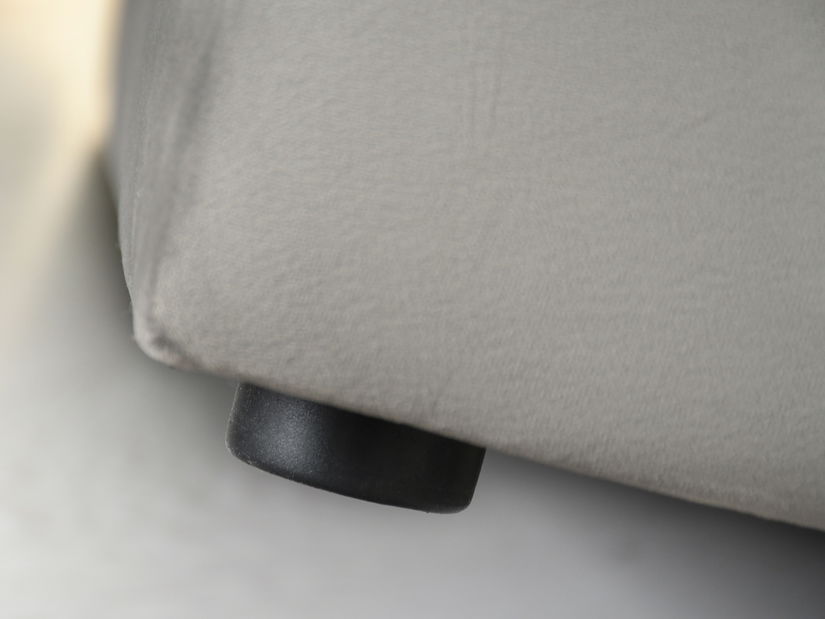 Pohovka trojsedačka Gramos (šedá + černá)