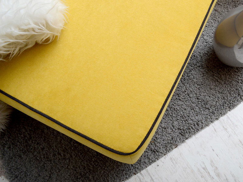 Taburetka Marilyn (žlutá + buk)