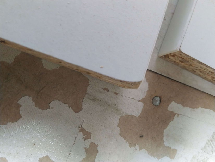 Dolní kuchyňská skříňka Ozara SZ40 SZ1 (bílá + červený lesk) *bazar