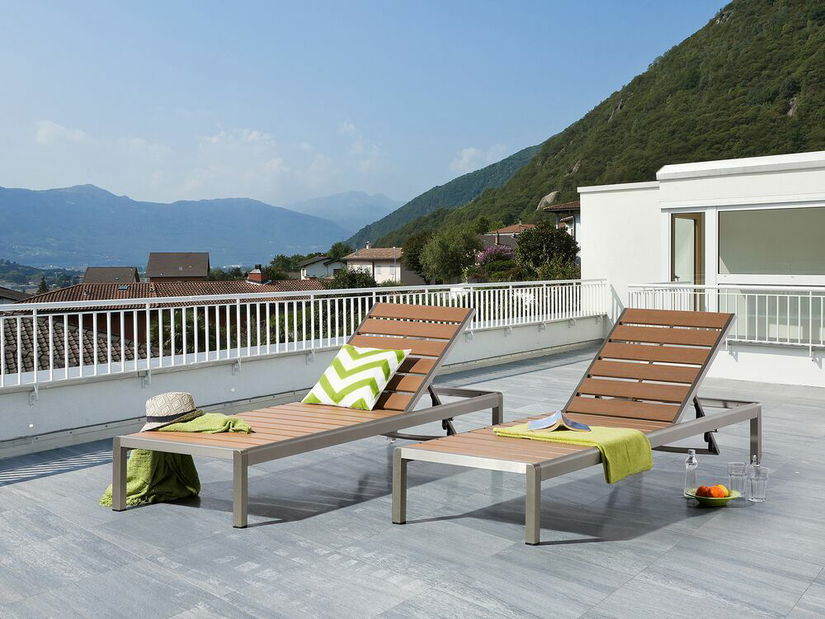 Zahradní lehátko Nermo (světlé dřevo)