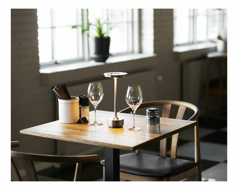 Stolní lampa Lsivania (stříbrná)