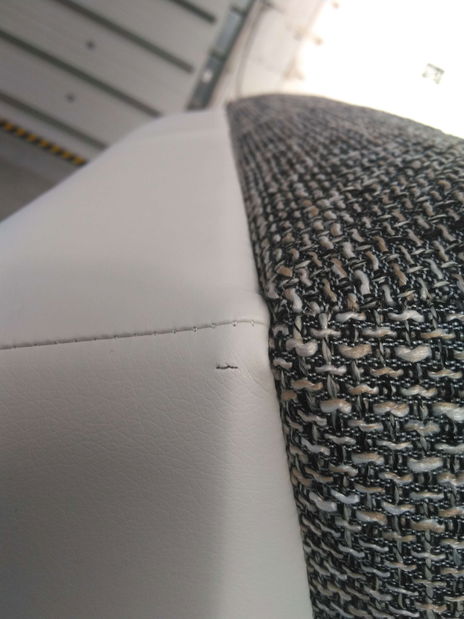 Čalouněné relaxační křeslo Laresa (ekokůže Soft 017 (bílá) + Lawa 05) *bazar