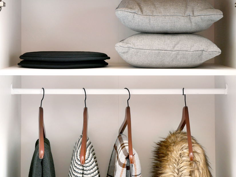 Šatní skříň Balones BG01 (bílá + dub)