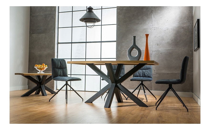 Jídelní stůl 150 Cecily (dub + černý mat) (pro 4 až 6 osob)