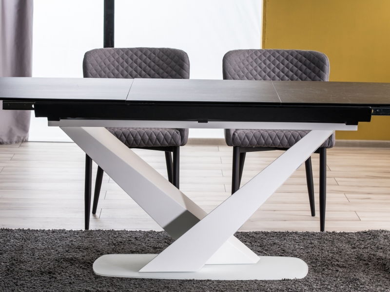 Rozkládací jídelní stůl 160-220 cm Carmen (černá + bílá) (pro 8 a více osob)