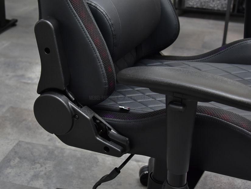 Křeslo Evie (černá)