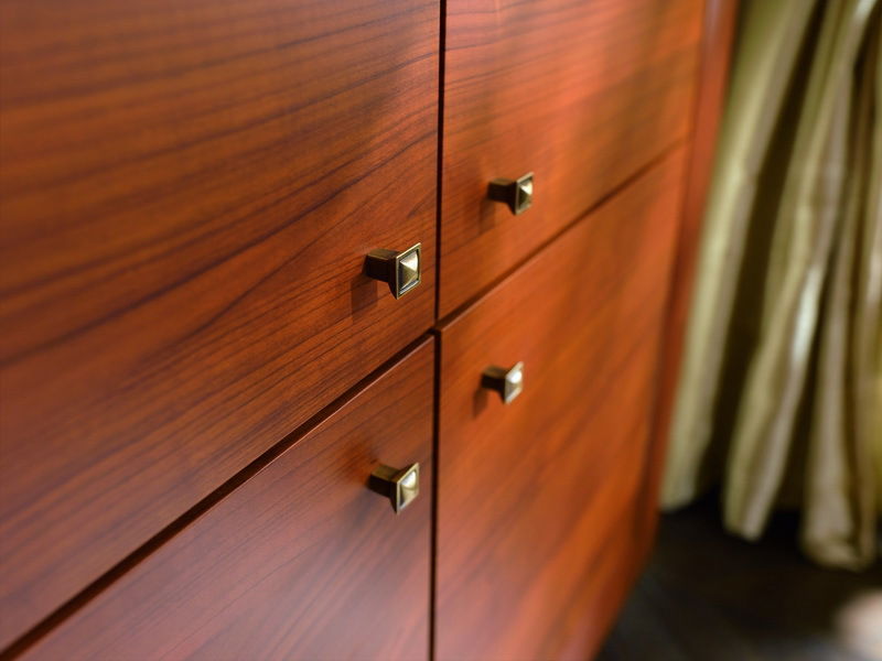 Vitrína BRW LARGO CLASSIC REG1W/20/6