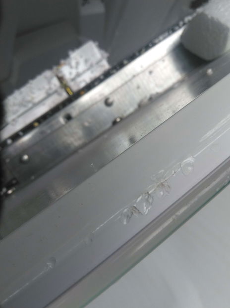 Jídelní stůl Zamon (pro 4-6 osob) (lesk bílý) *bazar