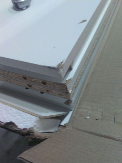 Vysoká koupelnová skříňka Leah 05 (bílá matná) *bazar