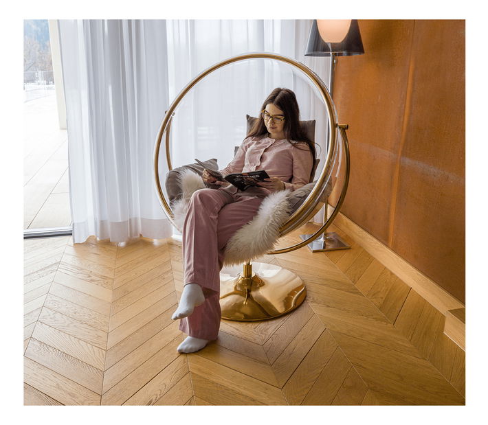 Závěsné křeslo Brynlee Typ 2 (šedá + zlatá + transparentní)