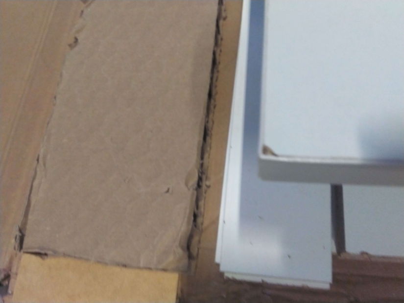 Komoda Crueldad (biela + dub sonoma) *bazar