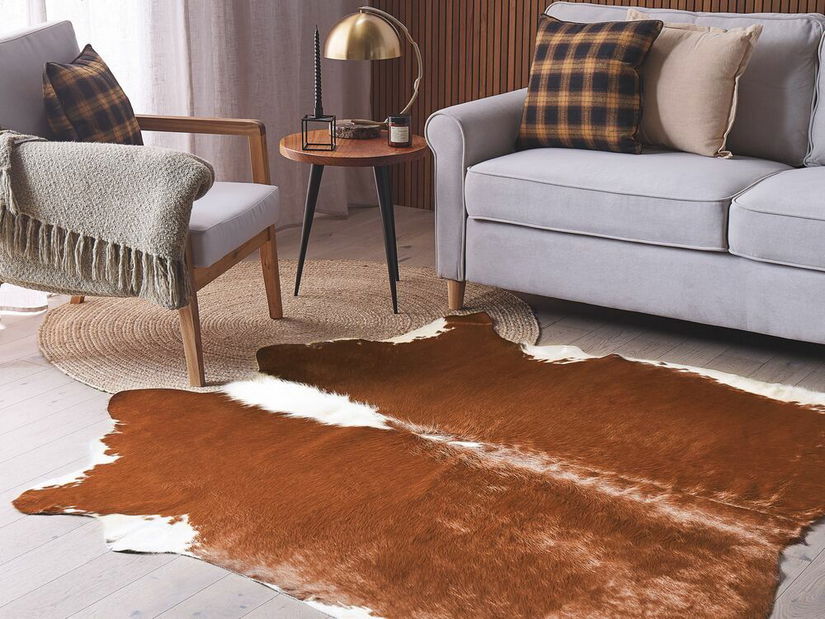 Koberec z hovězí kůže 3-4 m² Nasku (hnědá + bílá)