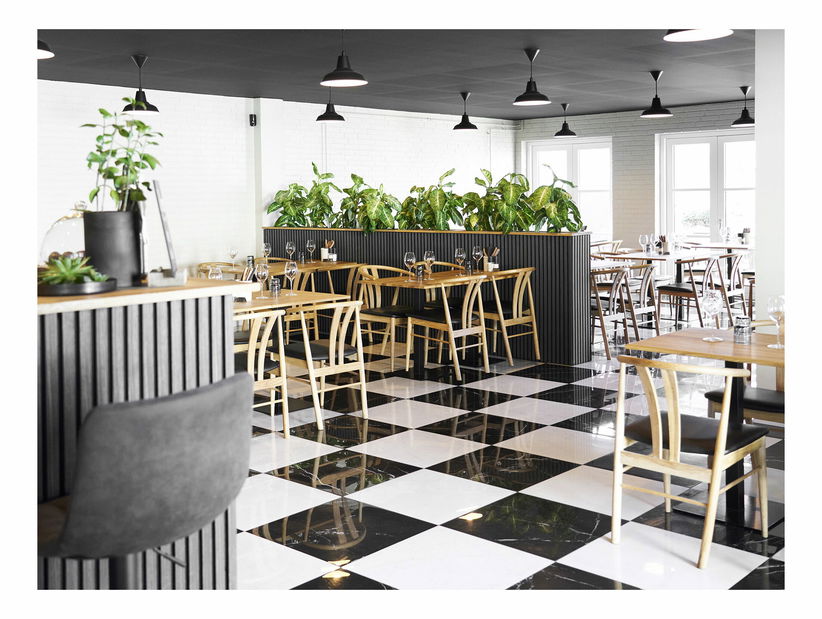 Jídelní stůl Lornora (přírodní)