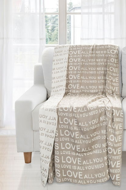 Deka 125x150cm Love (béžová)