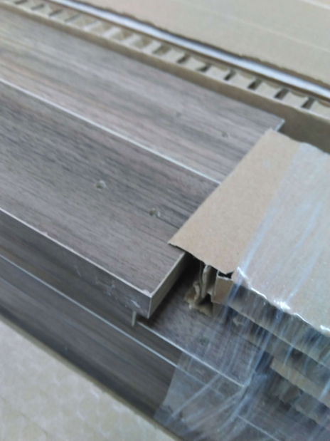 Konferenční stolek Dokimu (ořech) *bazar