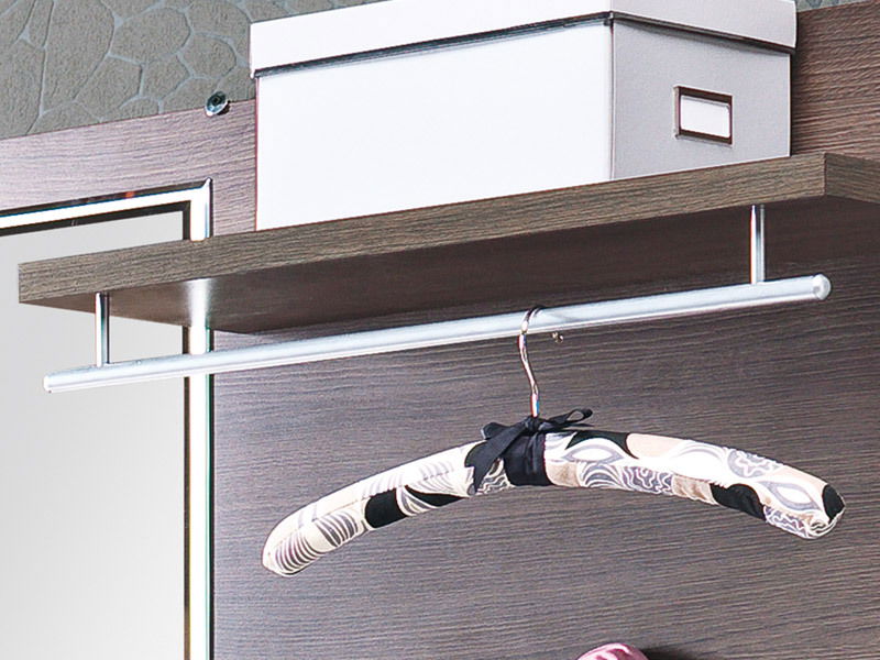 Předsíň Bristol (rijeka světlá + lesk černý)