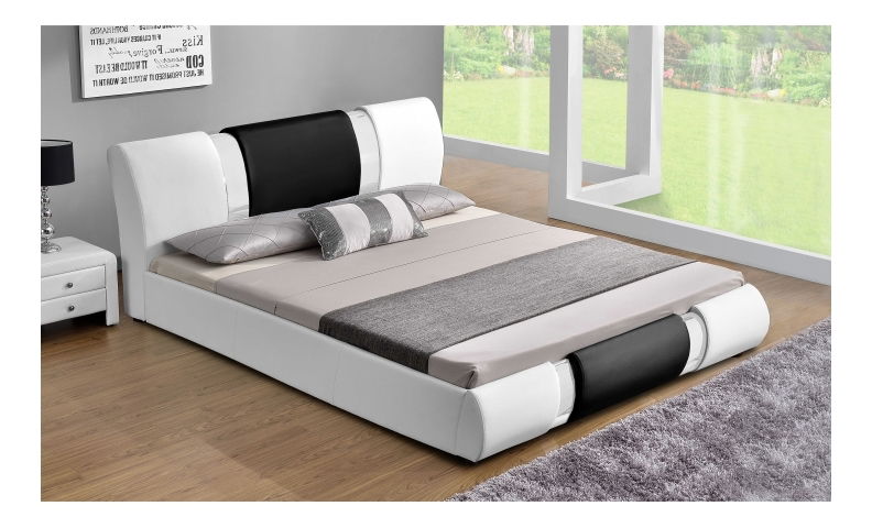 Manželská postel 180 cm Luxor (s roštem)