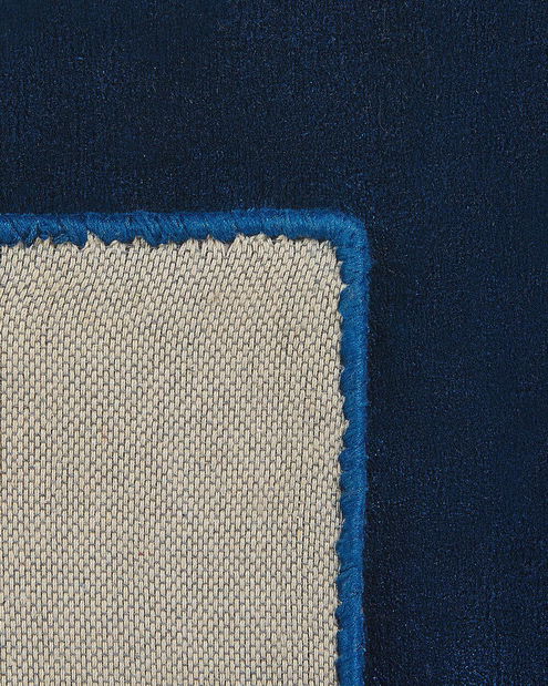 Koberec 140x200 cm GARI II (tmavě modrá)