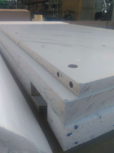 Rozkládací jídelní stůl Comentado (mramor bílý) (pro 4-6 osob) *bazar