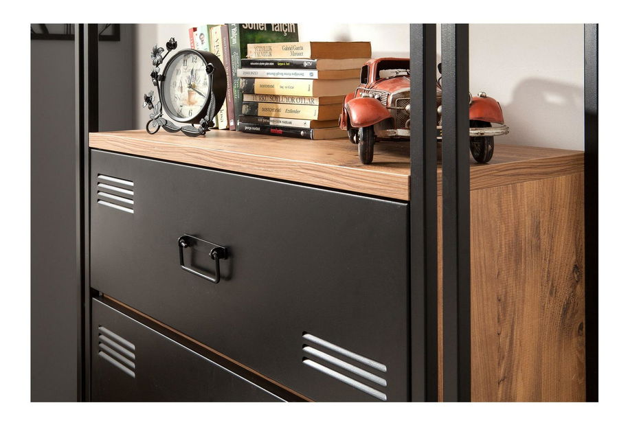 Studentský pokoj Cosmopolitan 29 (borovice atlantická + černá)