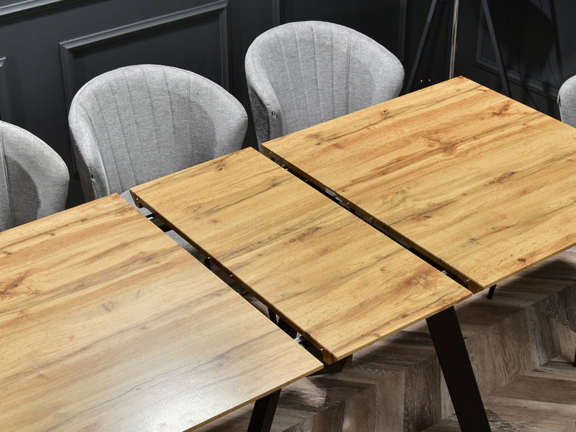 Jídelní stůl Timmy (dub + černá)