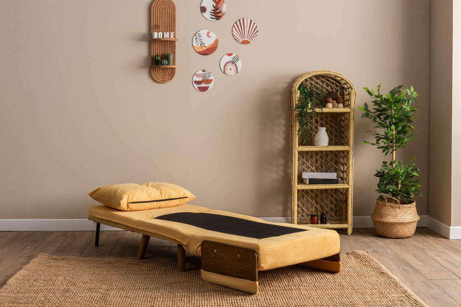 Křeslo Como S (hořčicová)