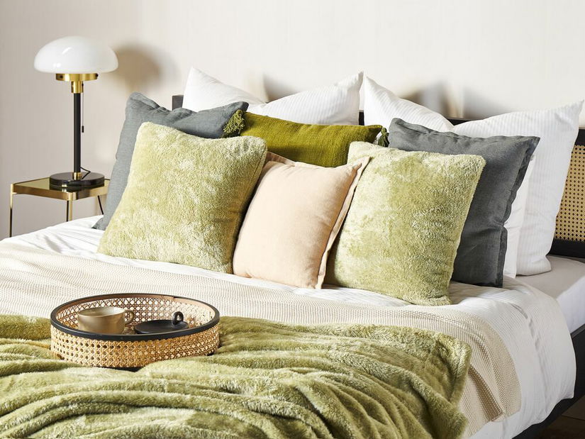 Ozdobný polštář 45 x 45 cm Pilliea (zelená)