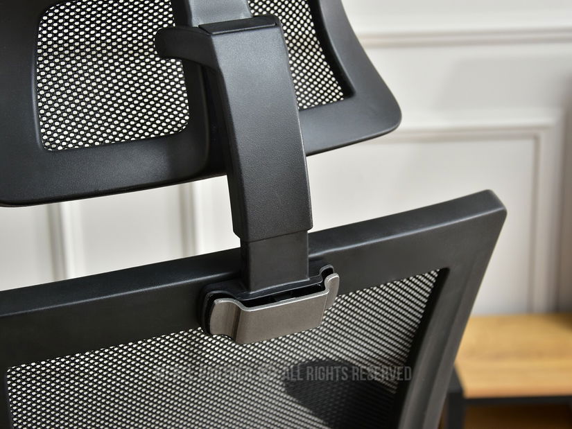 Křeslo Hecty (černá)