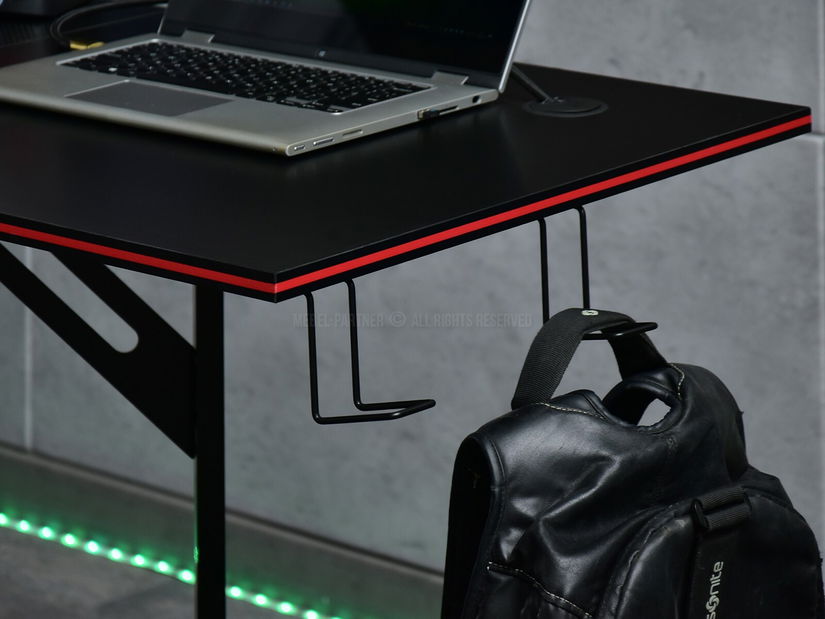 PC stolek Matts C (černá)